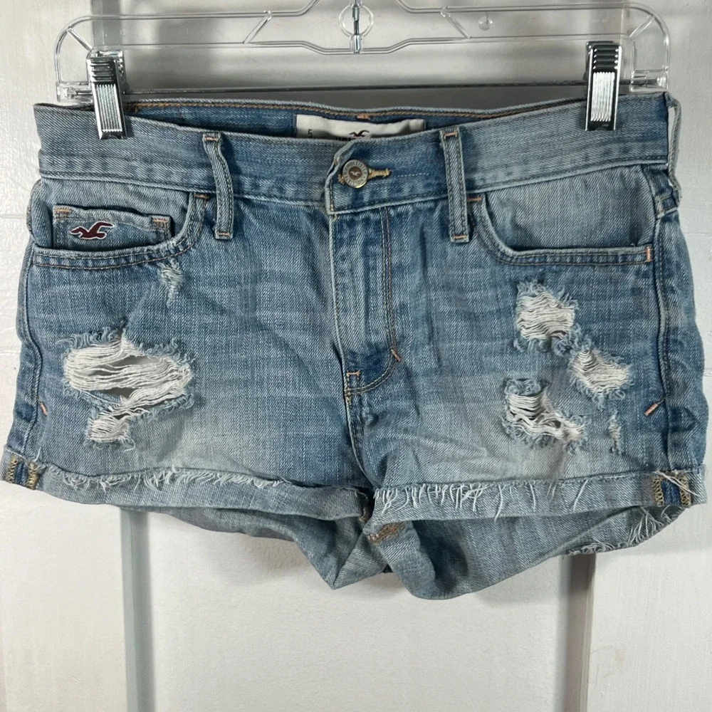 Hollister Womens Distressed Low Rise Denim Shorts Light Wash Blue Size 5 W27